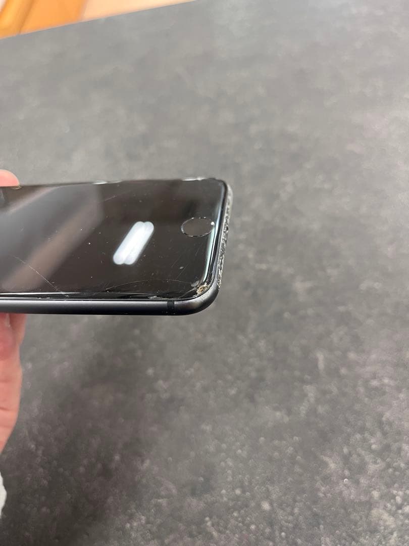 iPhone8 64GB 初期化済み