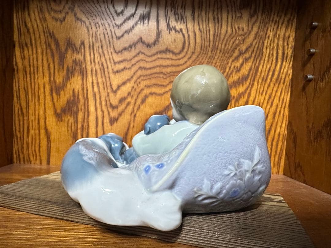 LIADRO リヤドロ　リアドロ 置物 陶器　少年　甘い夢　子犬と眠る夢