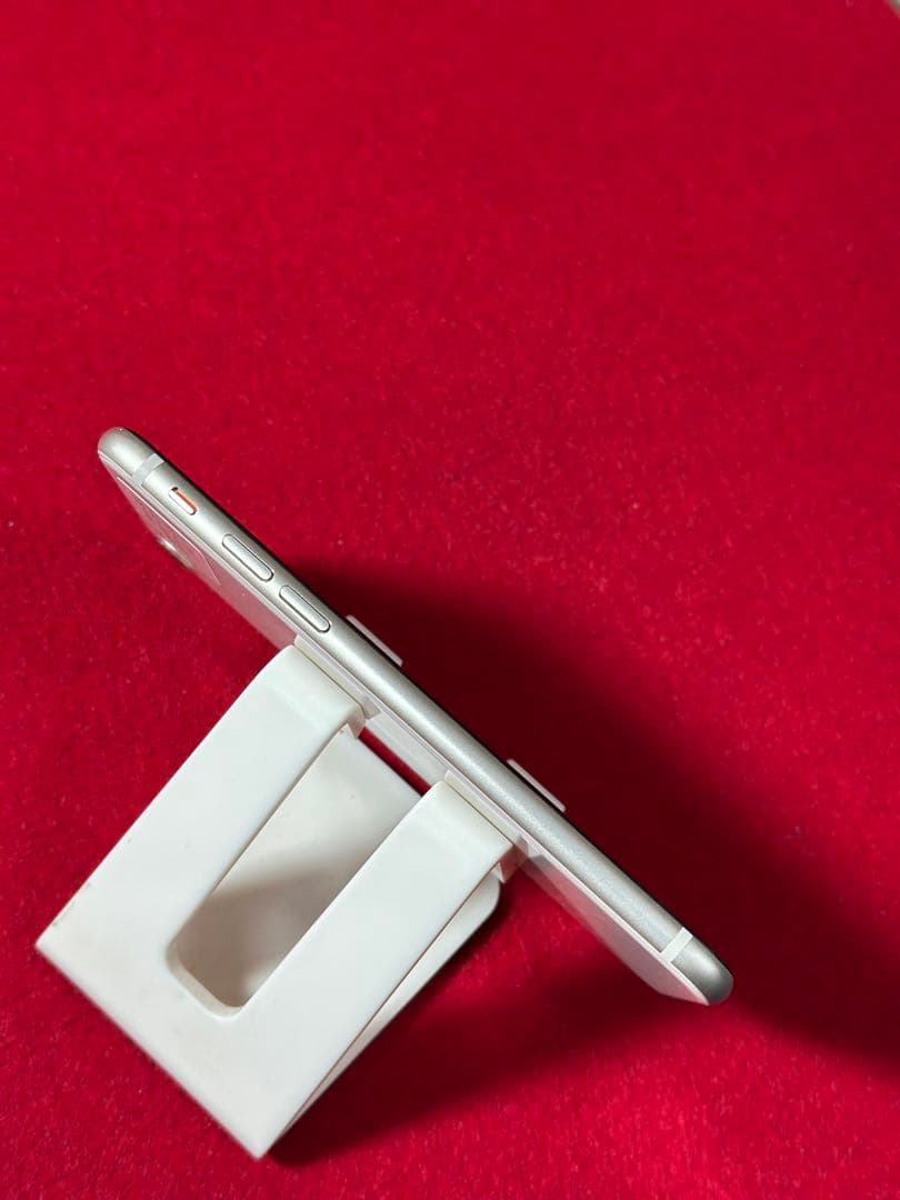 【7768】iPhone SE3第3世代スターライト 64GB simフリー