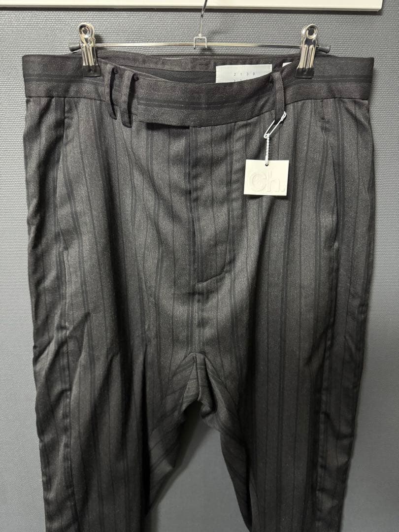 Ch. chapter ストライプ クロップド ボンテージ トラウザー