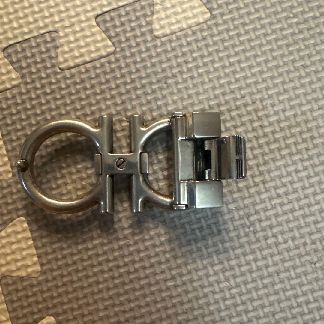 Ferragamo ダブルリングバックル