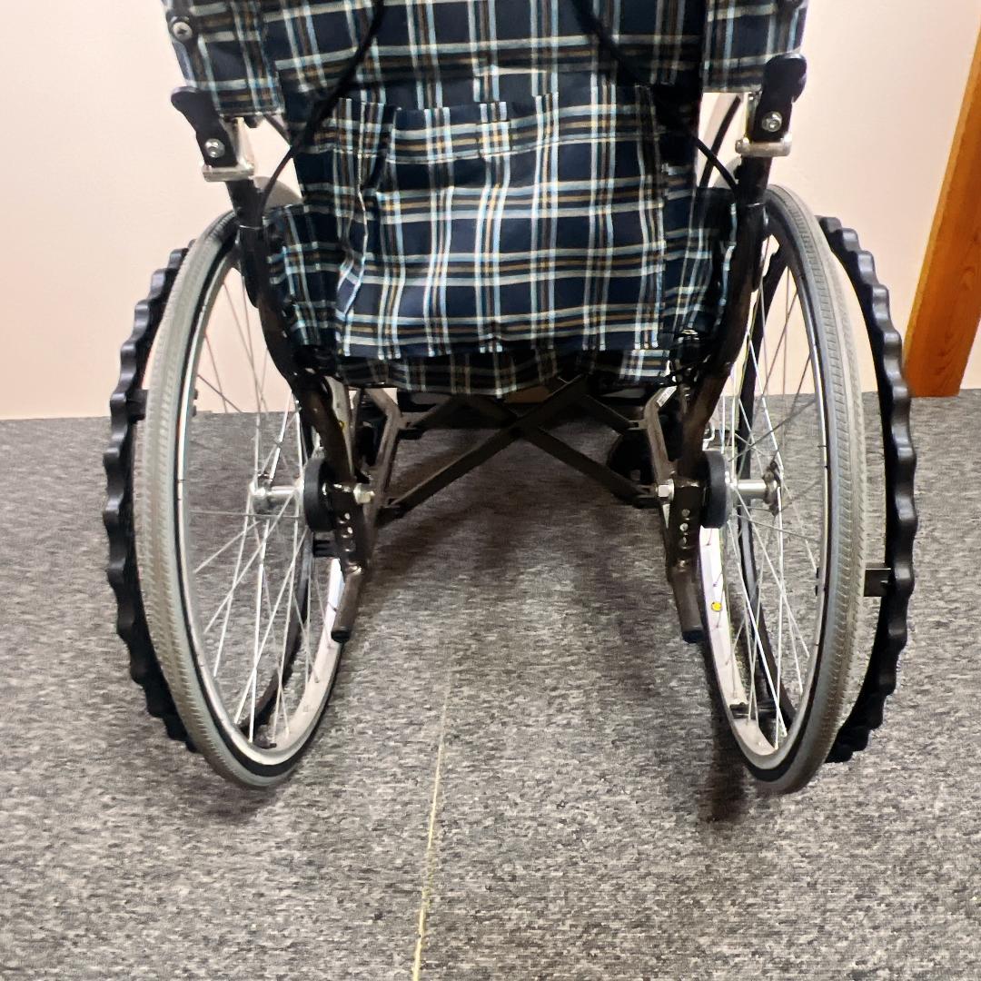 カワムラサイクル　自走用　ノーパンクタイヤ　次世代型車椅子　WAVITシリーズ
