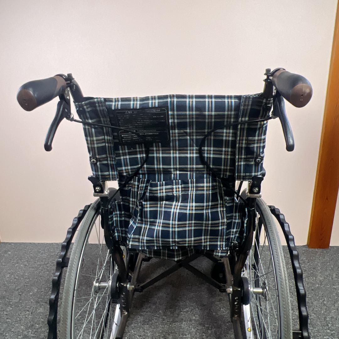 カワムラサイクル　自走用　ノーパンクタイヤ　次世代型車椅子　WAVITシリーズ