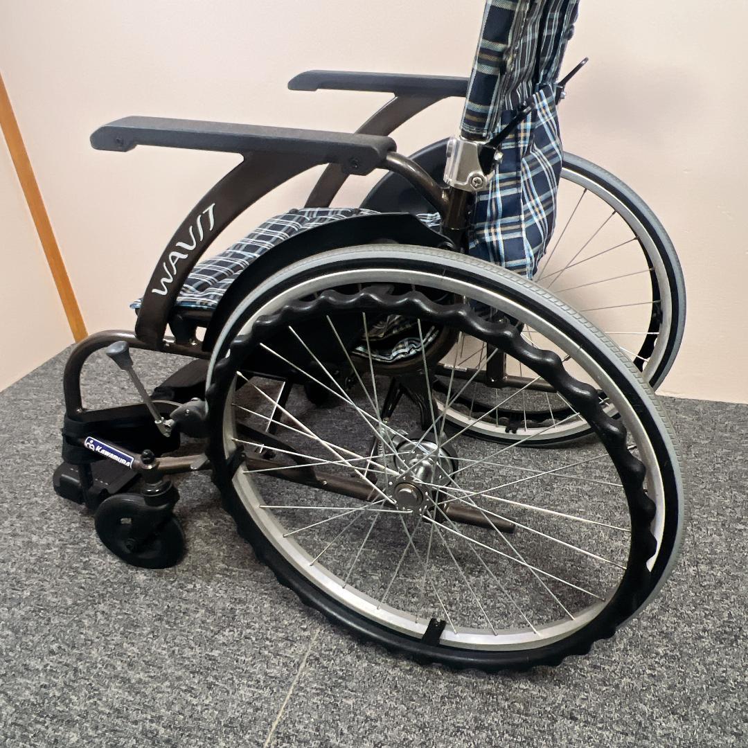 カワムラサイクル　自走用　ノーパンクタイヤ　次世代型車椅子　WAVITシリーズ