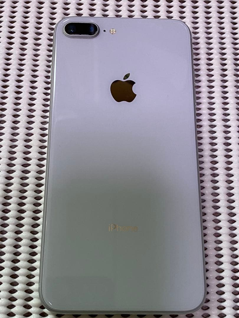 Apple iPhone 8 Plus シルバー SIMフリー　64GB