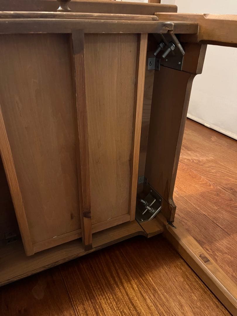 木製シンプルデザインの学習机　パイン材