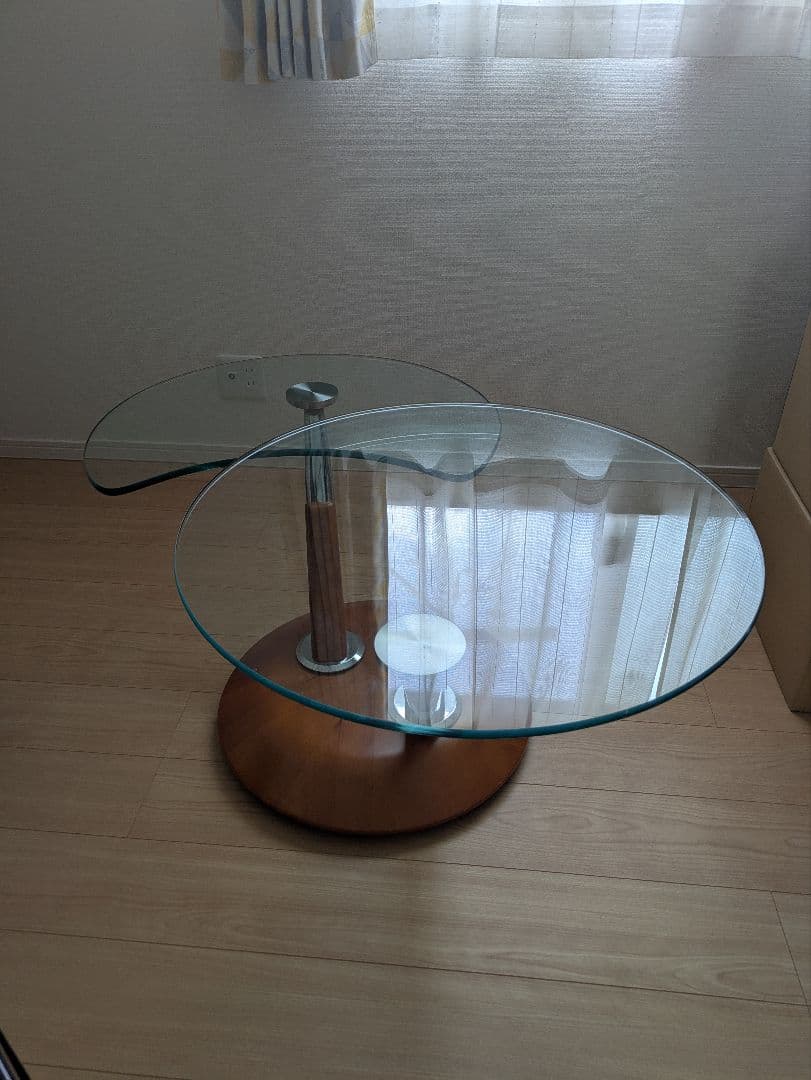 ロナルド シュミットガラステーブル