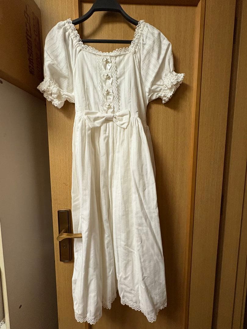 ホワイト　ワンピース