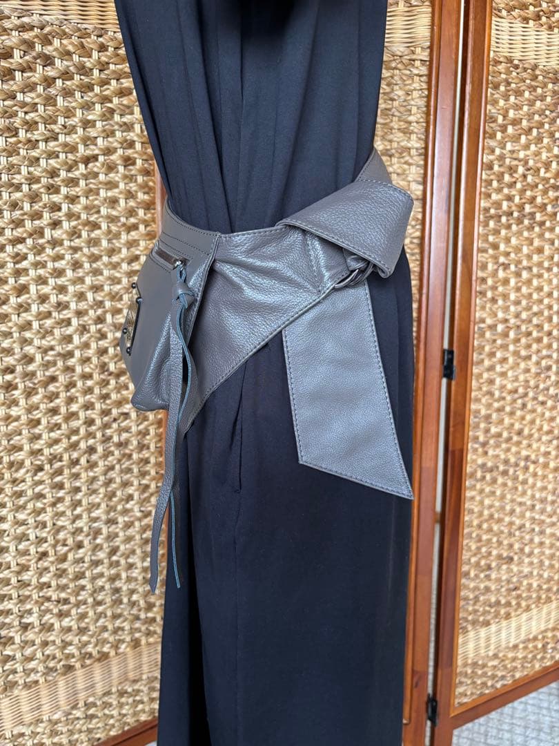 PRIDEBISグレー レザー ウエストポーチ