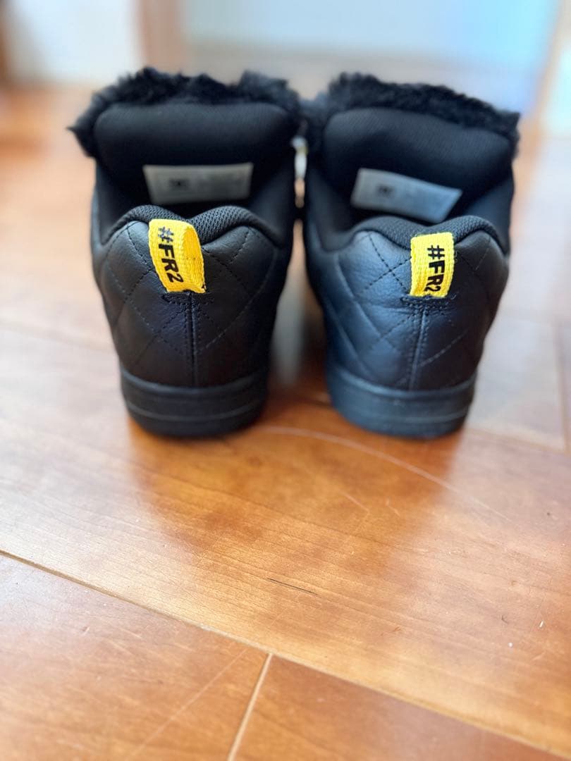 FR2とDC Shoesのコラボスニーカー