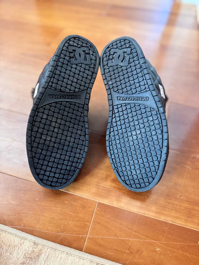 FR2とDC Shoesのコラボスニーカー