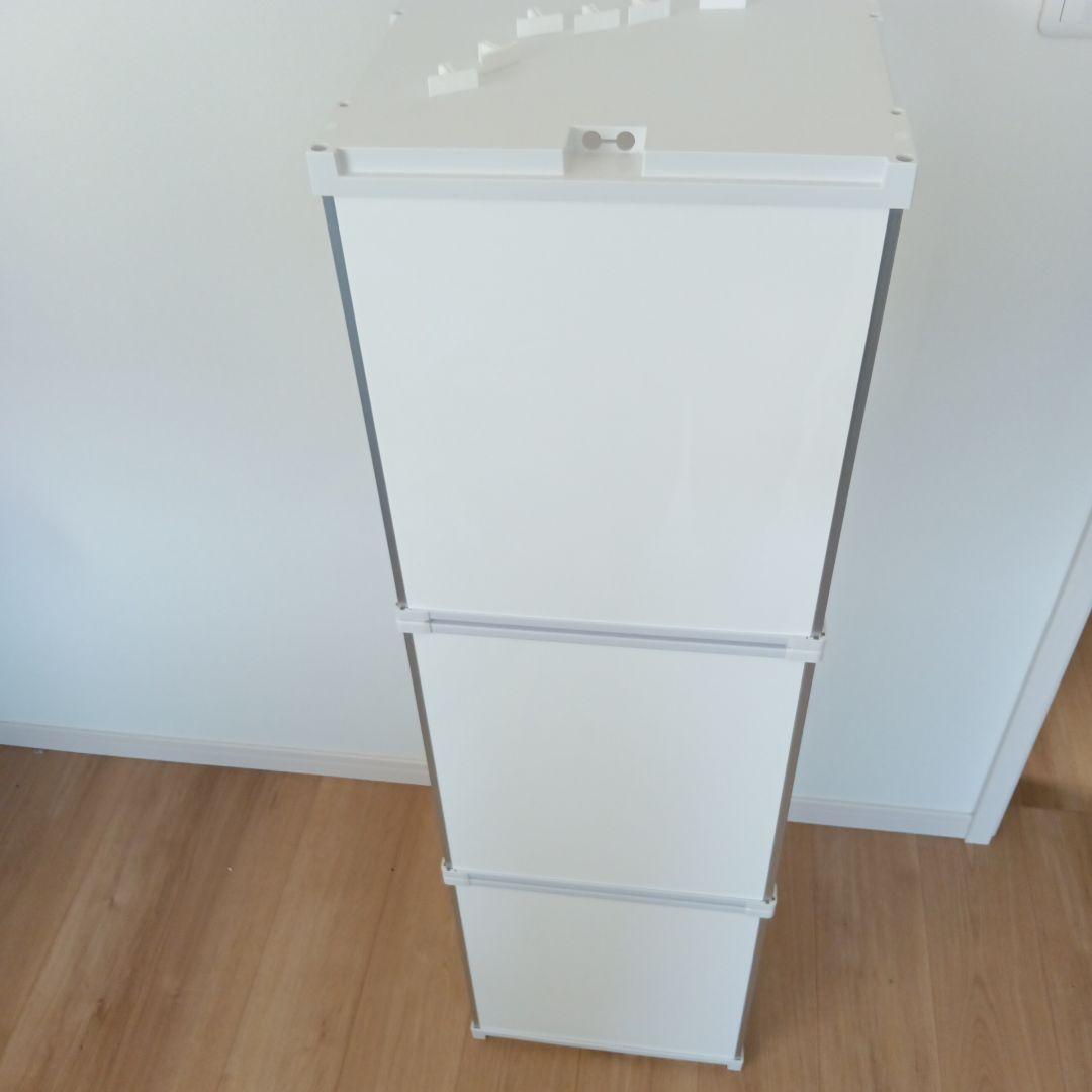 UVカット アクリル コレクションケース 3段セット　背面ホワイト　フィギュア