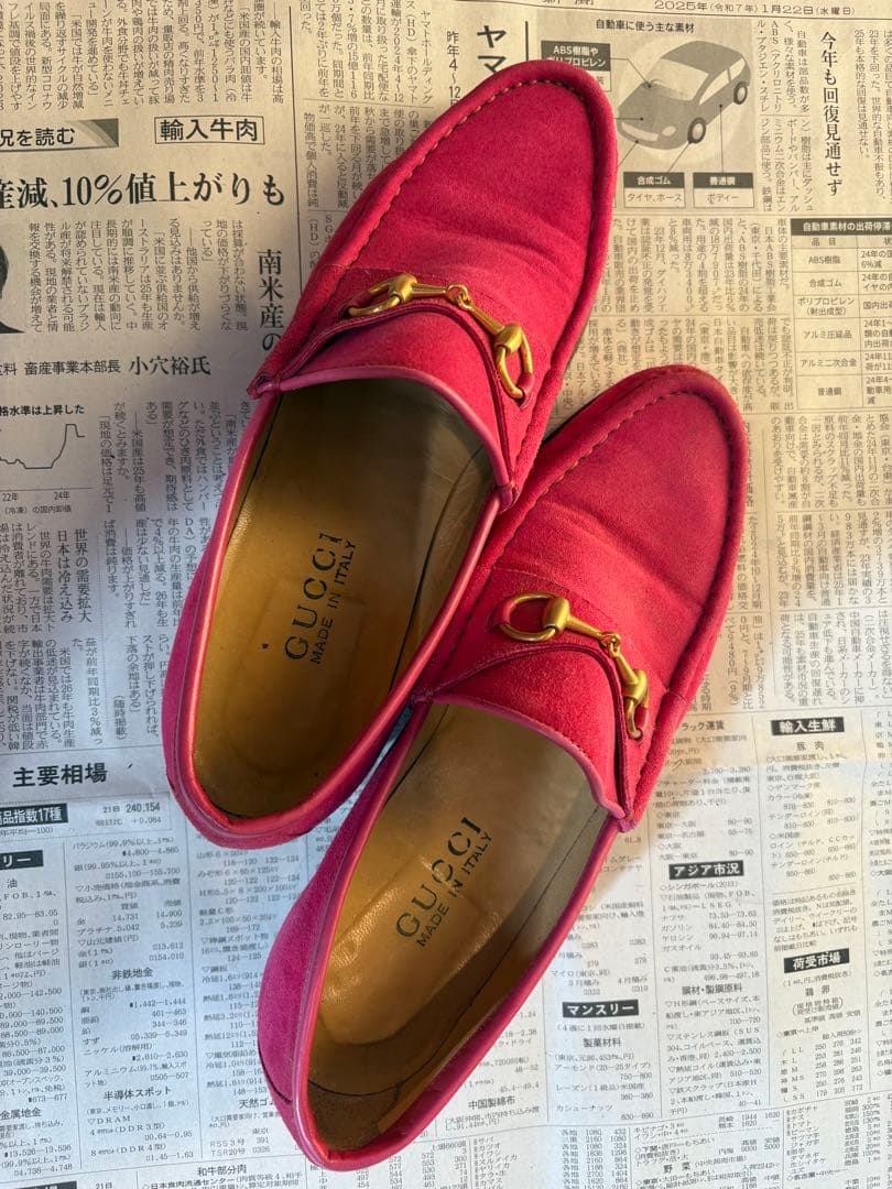 GUCCI ピンク スエード ローファー 8