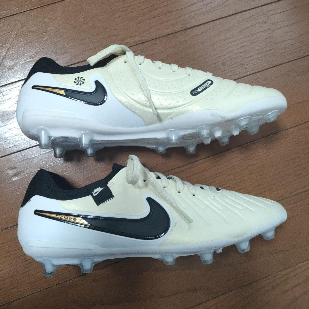 サッカースパイク　NIKE　TIEMPO　25.5cm