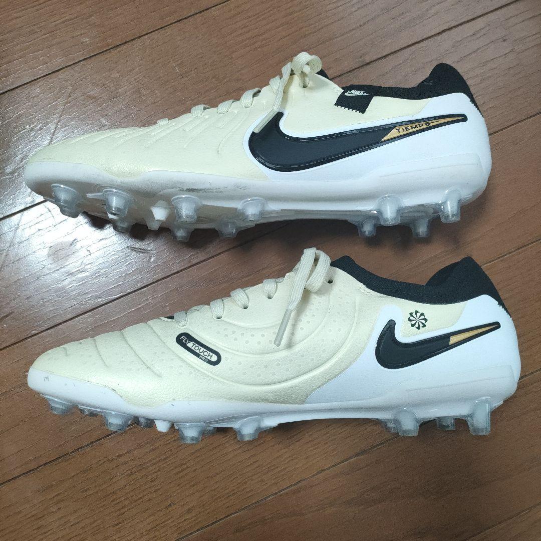 サッカースパイク　NIKE　TIEMPO　25.5cm