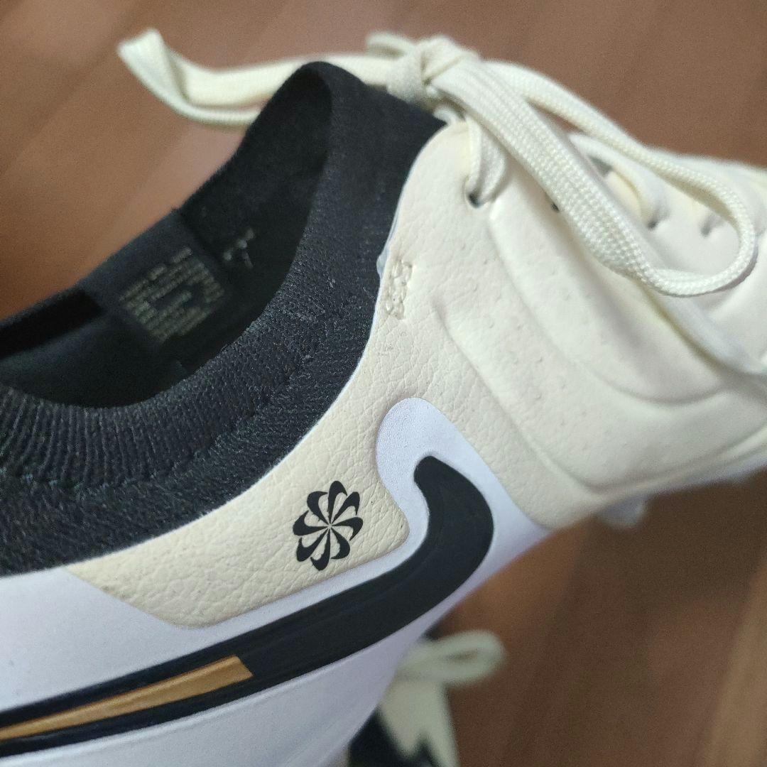 サッカースパイク　NIKE　TIEMPO　25.5cm