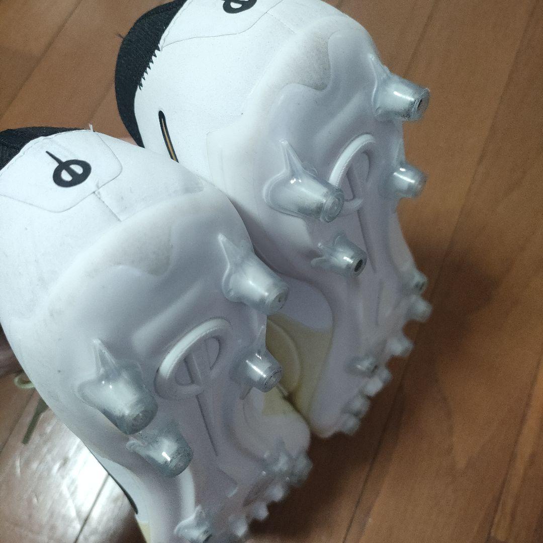 サッカースパイク　NIKE　TIEMPO　25.5cm