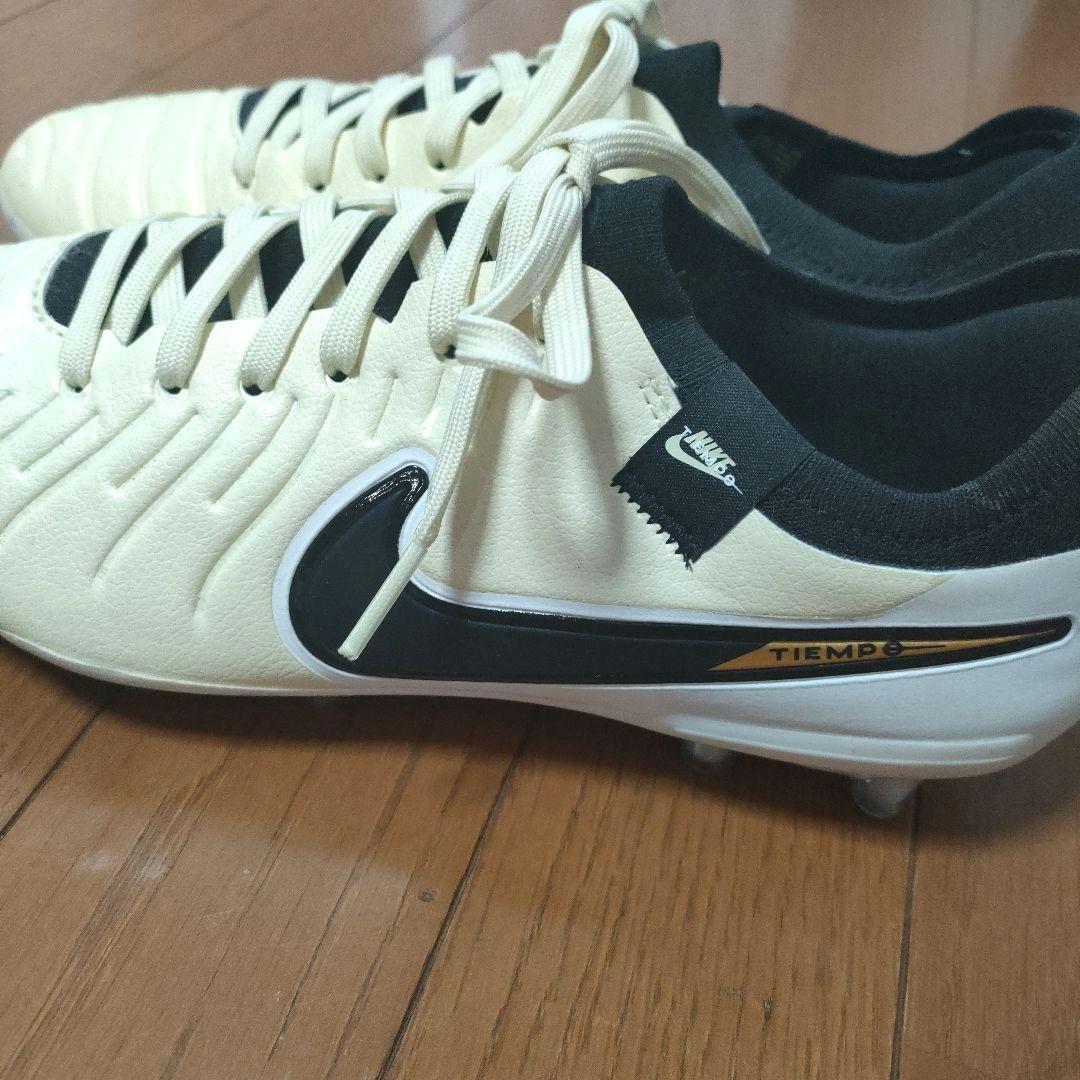 サッカースパイク　NIKE　TIEMPO　25.5cm