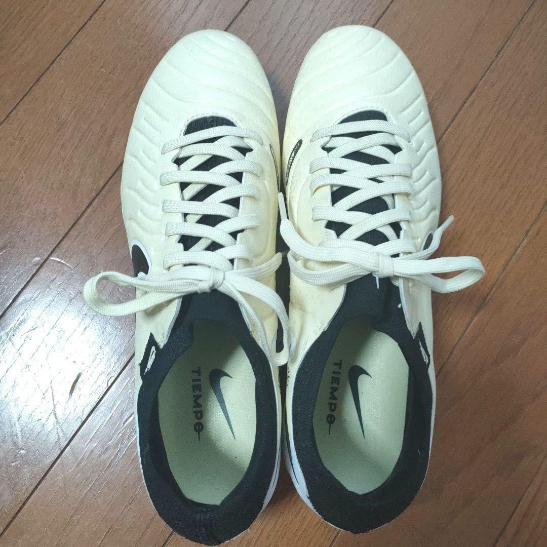 サッカースパイク　NIKE　TIEMPO　25.5cm