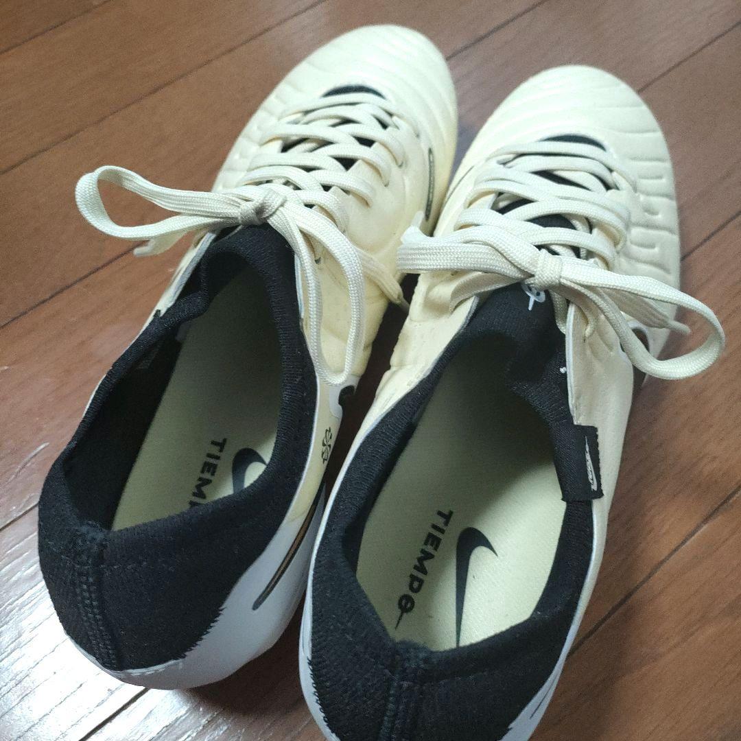 サッカースパイク　NIKE　TIEMPO　25.5cm