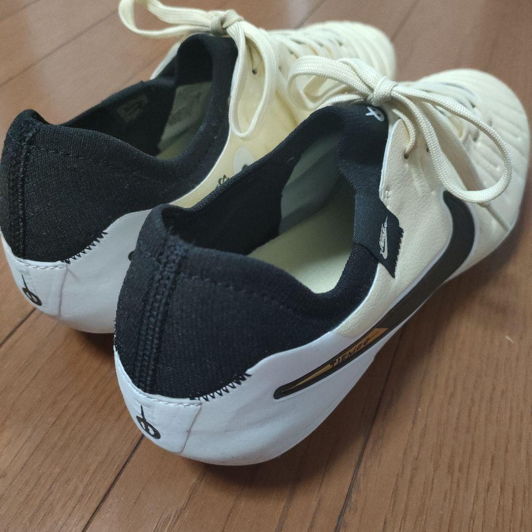 サッカースパイク　NIKE　TIEMPO　25.5cm