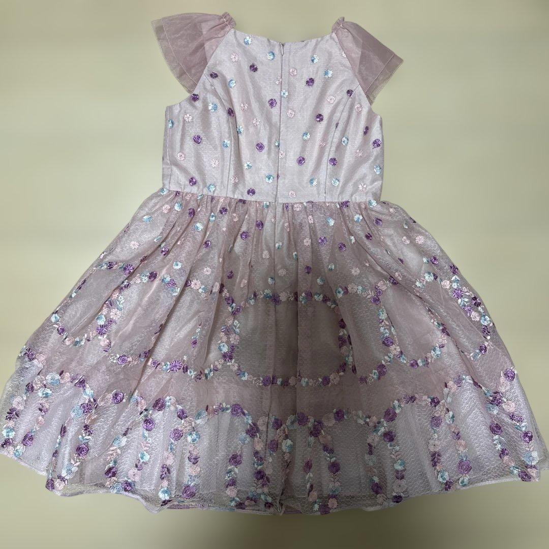 美品TOCCA 花柄刺繍ワンピース　130cm トッカ