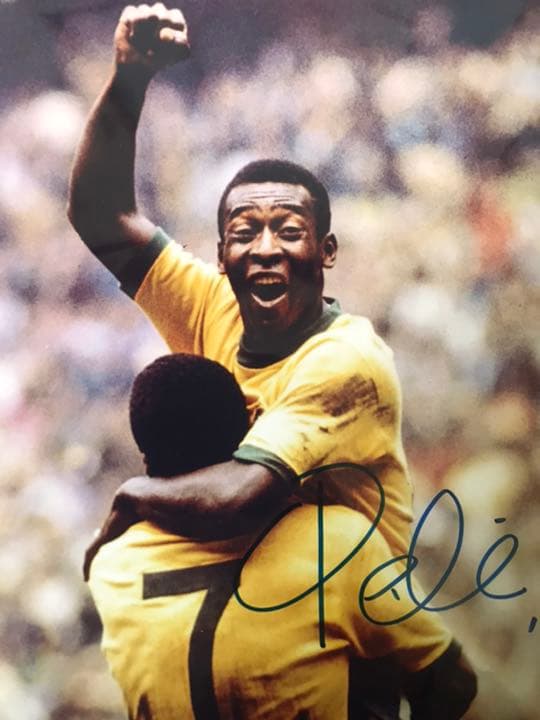 激レア！ペレ 直筆サイン写真 - メルカリ