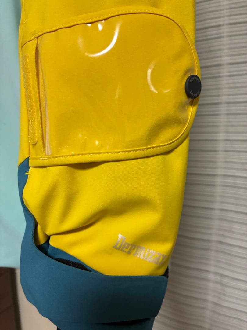 デサントスキーウェアセット（ジャケット・パンツ）