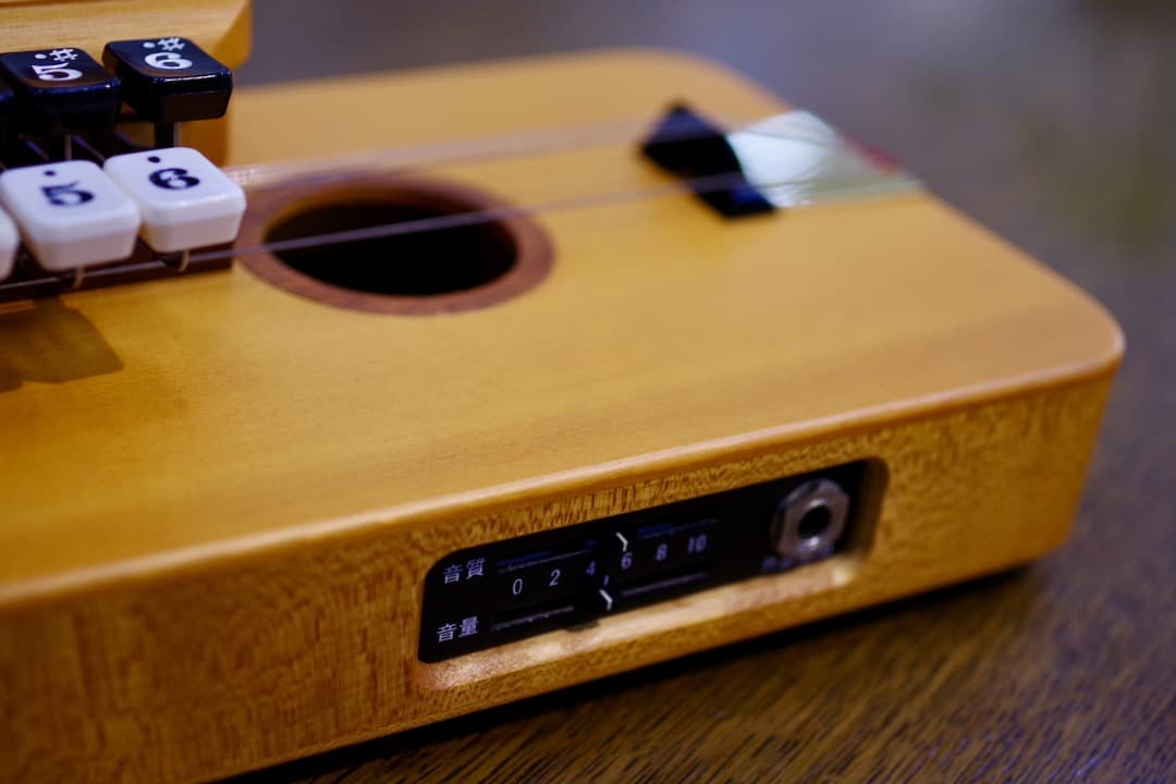 スズキ 高級電気大正琴「弁慶」（極上美品）