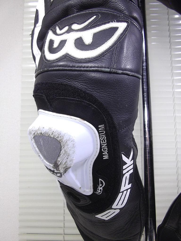 専用！ベリック BERIK2.0 レーシング革パンツ サイズ50 バンクセンサー