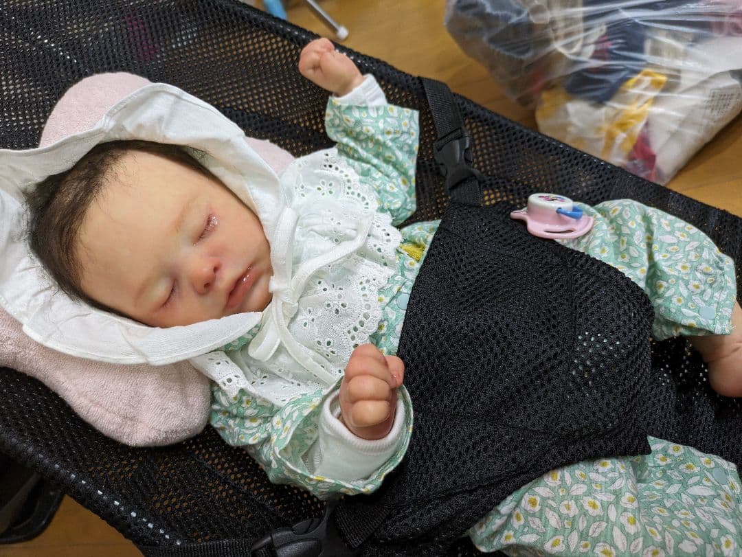 ねんねリボーンドール