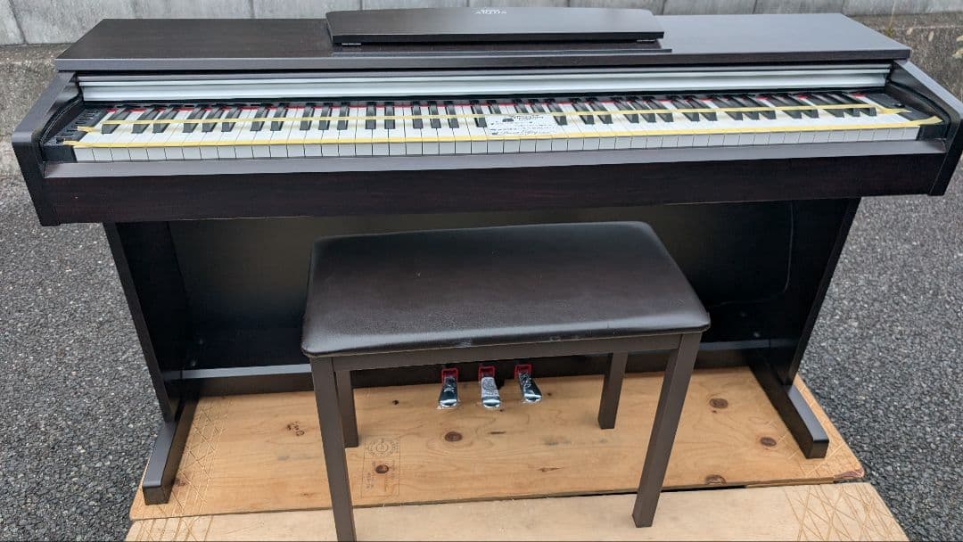 送料込ヤマハ 人気の ARIUS 電子ピアノ YDP-135R 13年製激美品