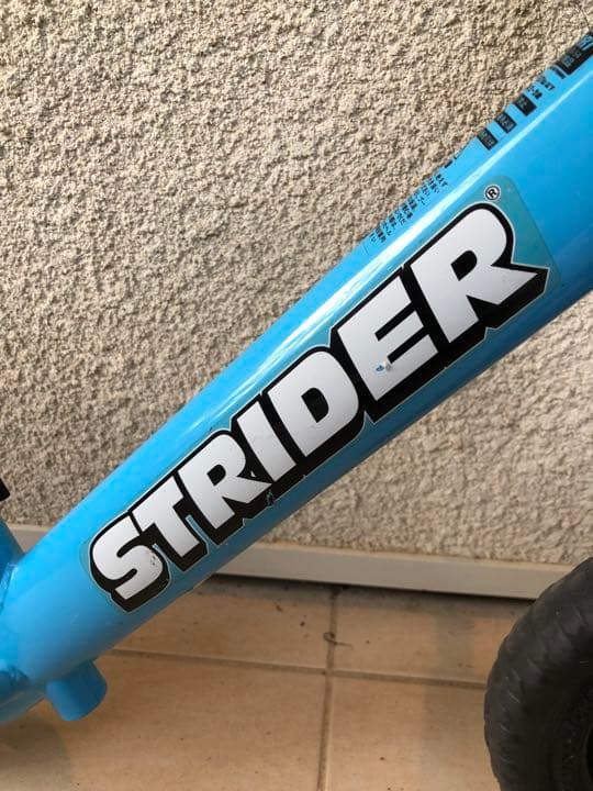 【t.h.ree8945】ストライダー　ビームス限定　水色