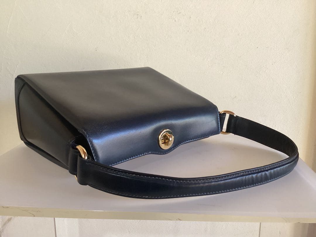 GUCCI ネイビーハンドバッグ 付属品付き