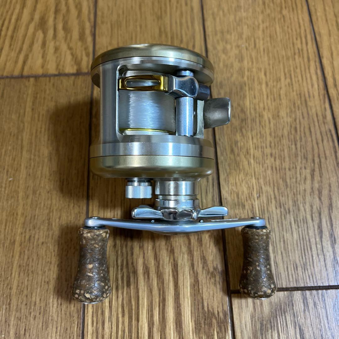 Daiwa ダイワ ミリオネアCV-Z 205