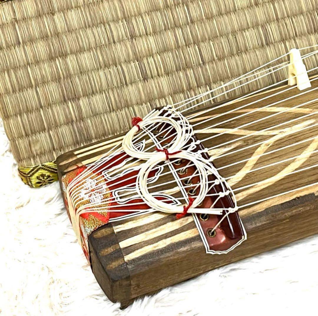 お琴 ミニサイズ 和楽器 13弦 音楽 和柄 赤 箱付き