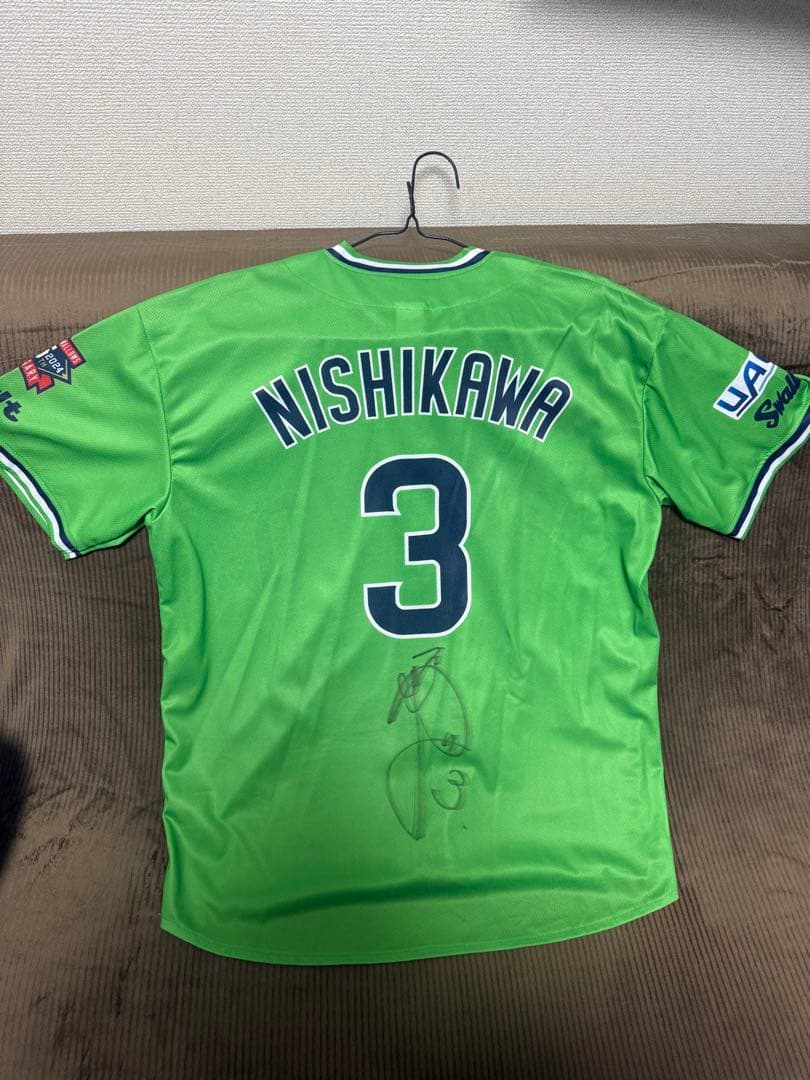 ヤクルトスワローズ 西川遥輝 サイン入りユニフォーム - メルカリ