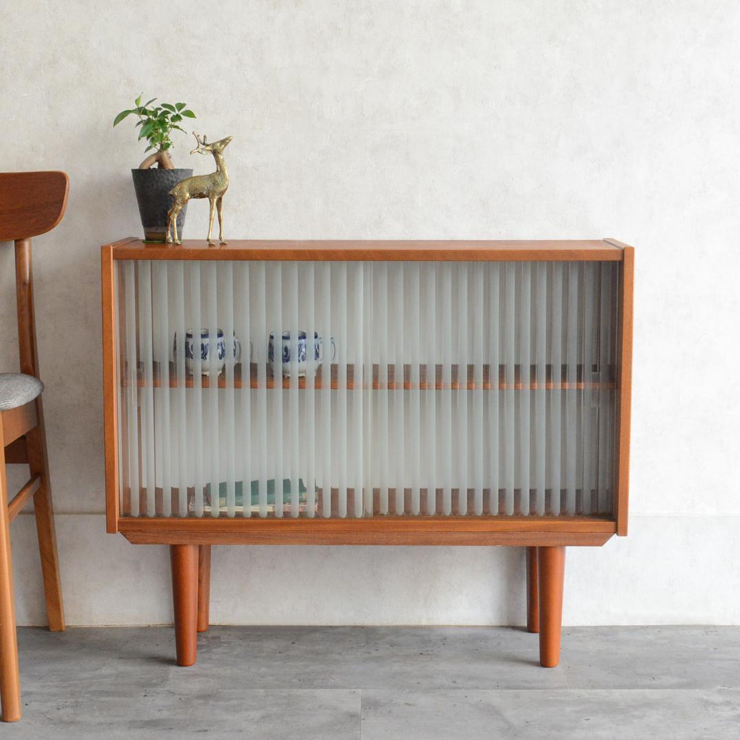 スウェーデン 北欧ヴィンテージ チーク ガラスキャビネット 北欧家具