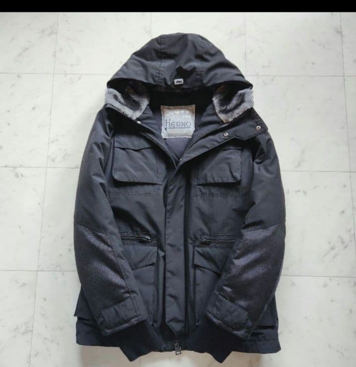 美品 ヘルノ 定価16万 ダウンコート 48 EXPEDITION ブラック 黒