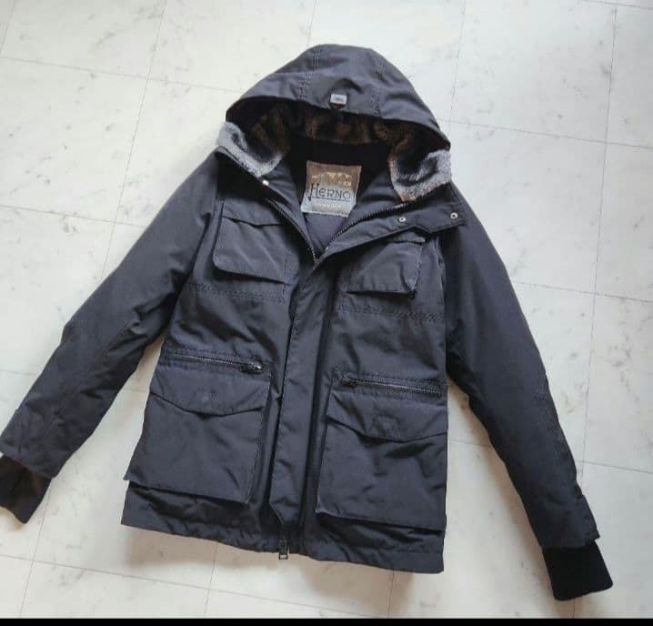 美品 ヘルノ 定価16万 ダウンコート 48 EXPEDITION ブラック 黒