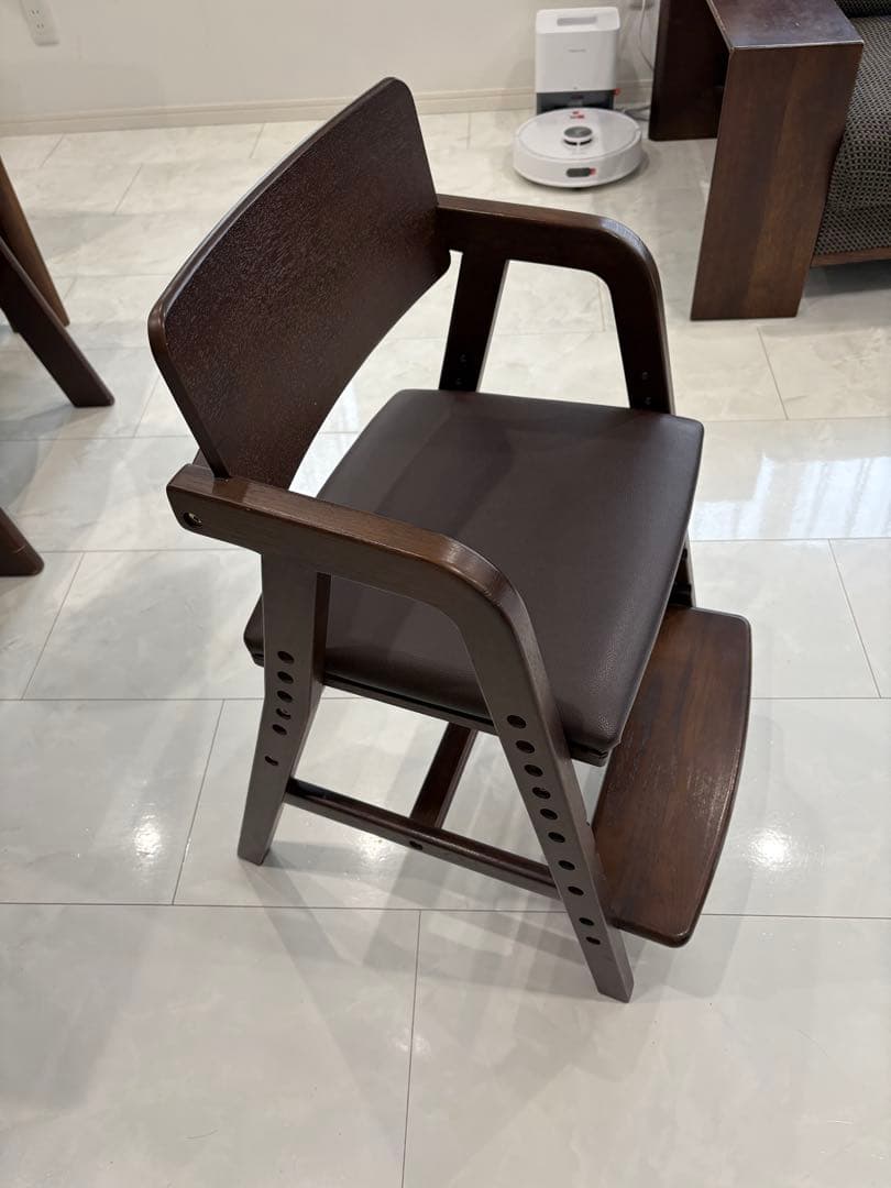 kitoco ダークブラウン 木製 アーム付き ダイニングチェア