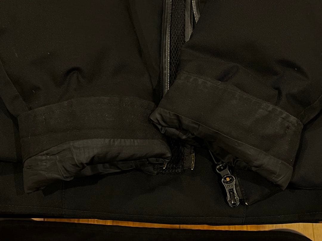 【訳あり】水沢ダウン シャトル Mサイズ　オルテライン