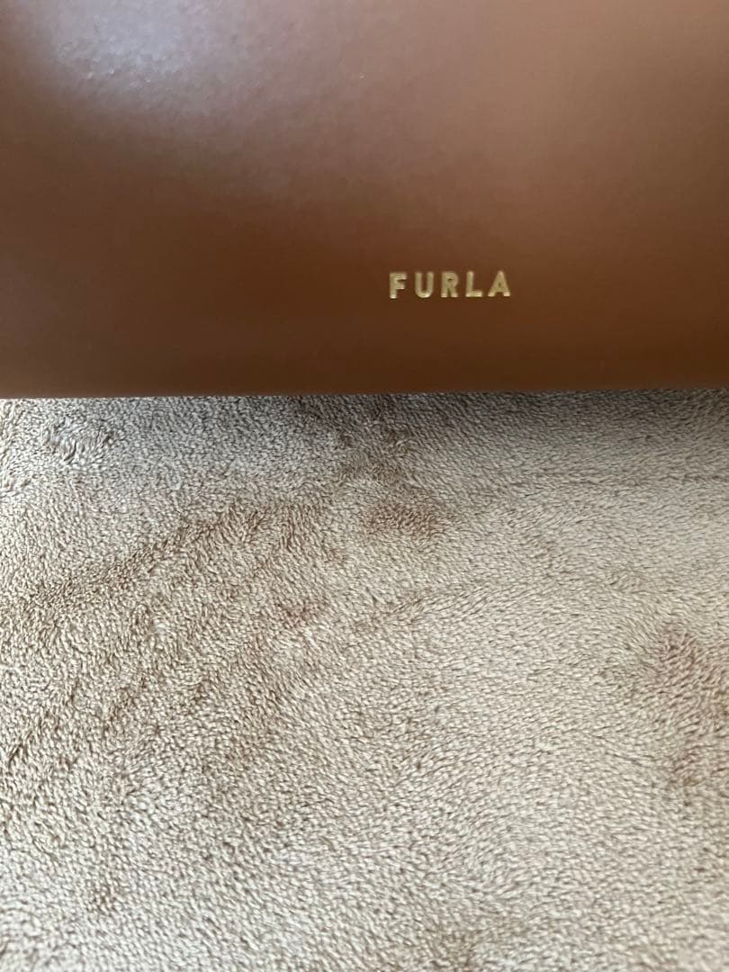 yuuです　FURLA ジェネシ