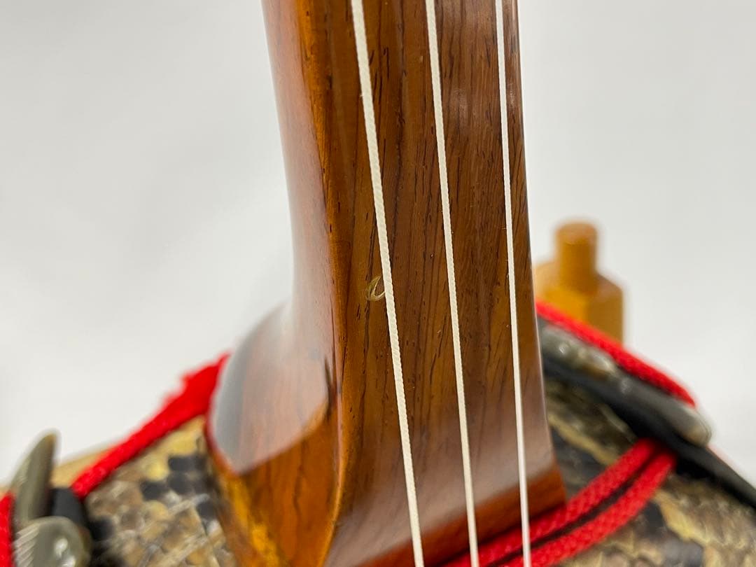 宮古木工芸 本皮1枚貼り/けやき棹 三線 与儀栄功作