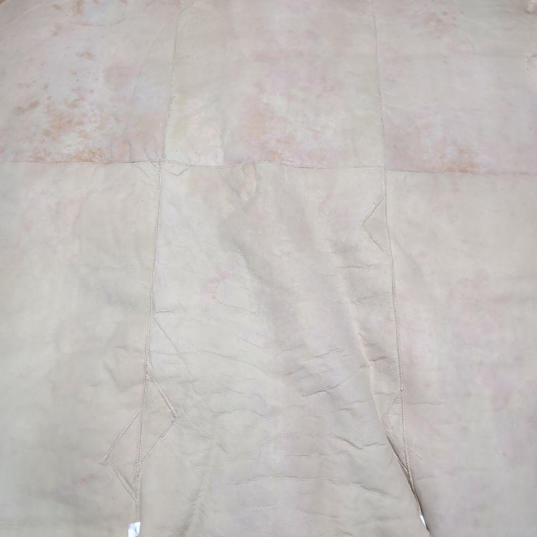 リアルムートンラグ　マット　敷物　天然羊毛　　長毛　ベージュ　抗菌加工済