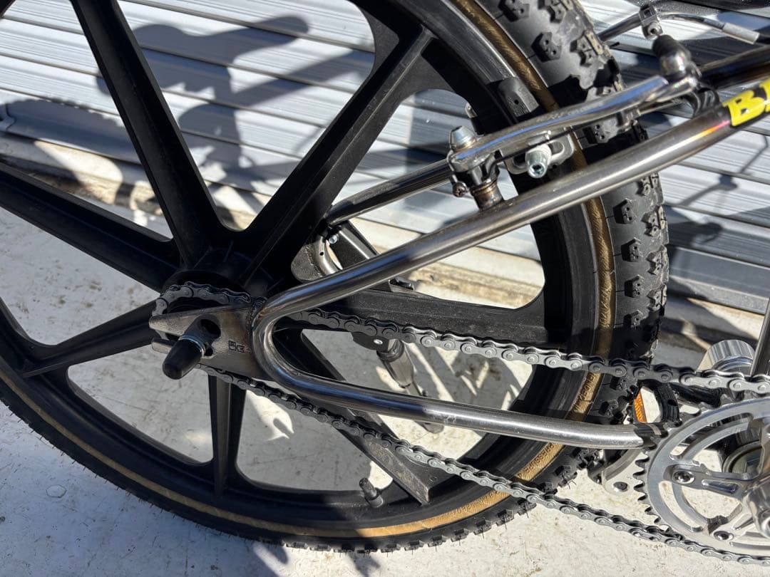 HIDE AND SEEK ×KUWAHARA BMX