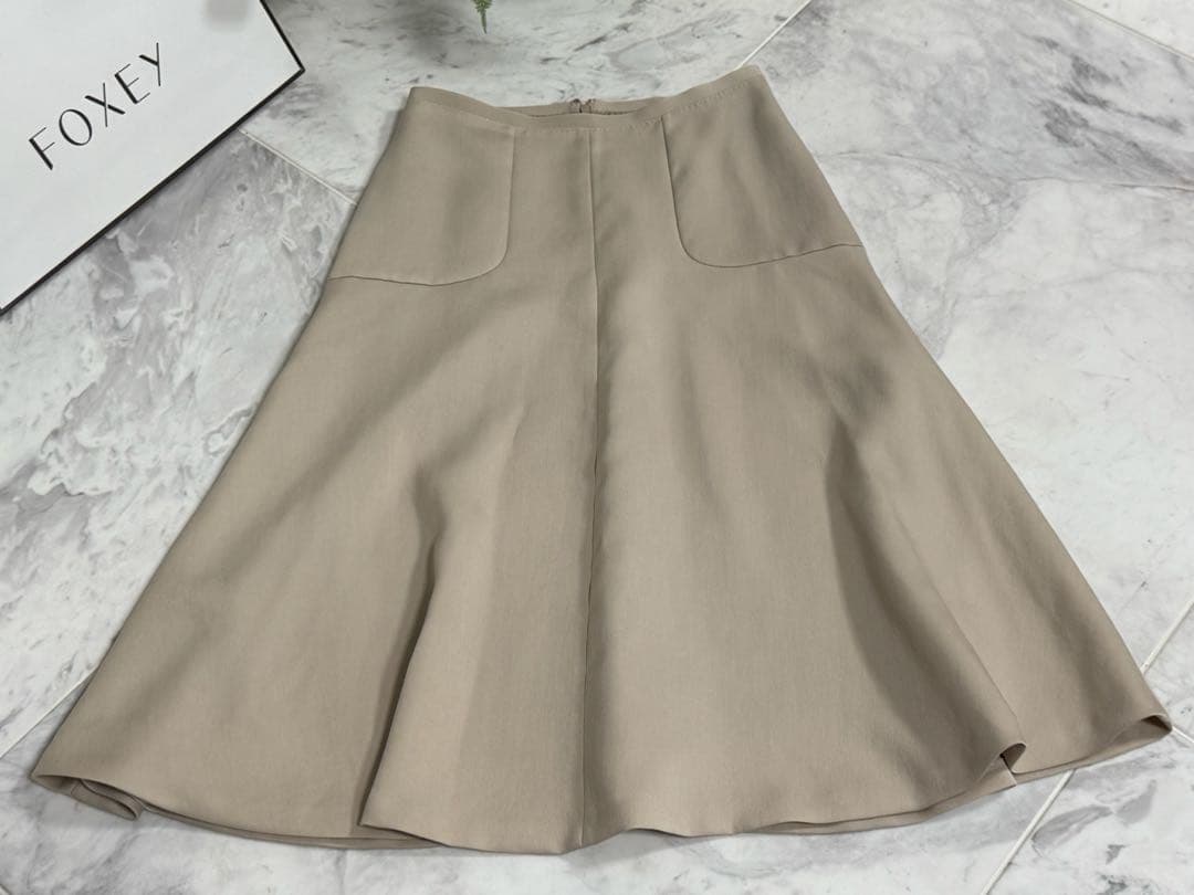 近年モデル★極美品★ANAYI フレアスカート ベージュ　38