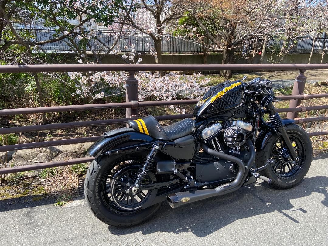 スポーツスター　ハーレー　ダイヤモンドカスタムタンク　3.3ガロン　凹凸柄