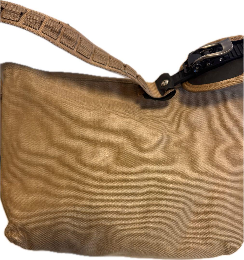 希少】Burton ショルダーバッグ ラチェット調節 ビンディング