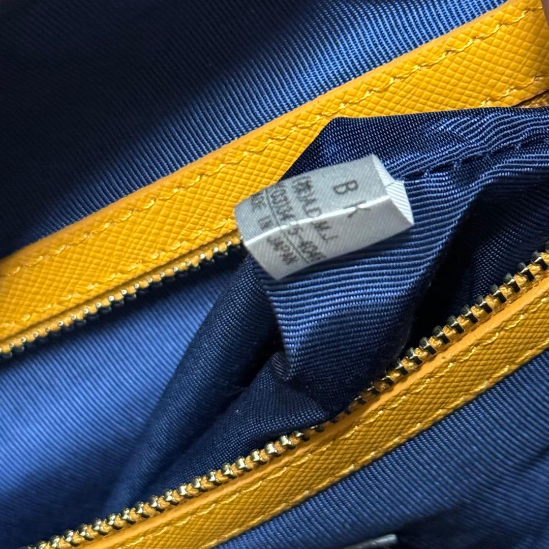 希少！A.D.M.J. 牛革シュリンク型押し　クロスボディバッグ　アク